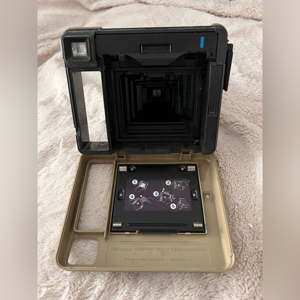Kodamatic Instant Camera - Picture 5 of 7